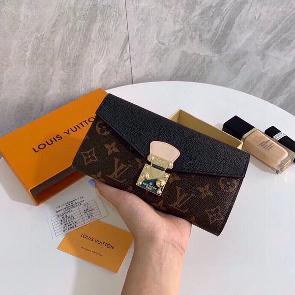 ヴィトン フラップウォレット