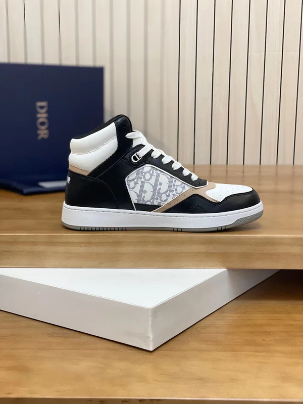 ディオール B27 ハイカットスニーカー