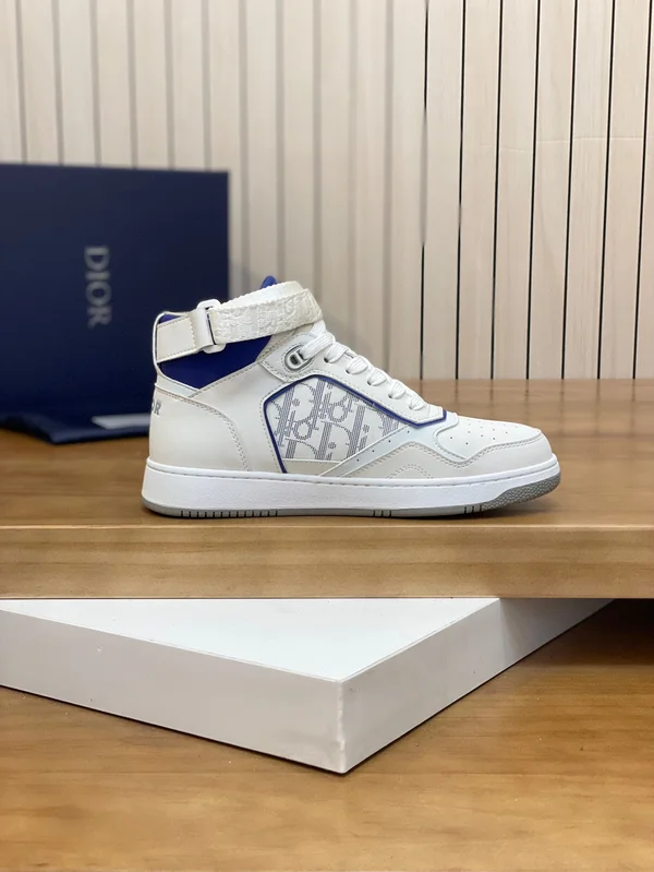 DIOR スニーカー