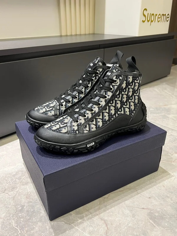 ディオール B28ハイカット スニーカー