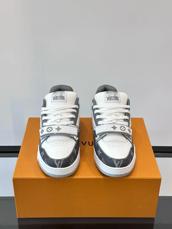 LVトレイナーライン スニーカー 靴