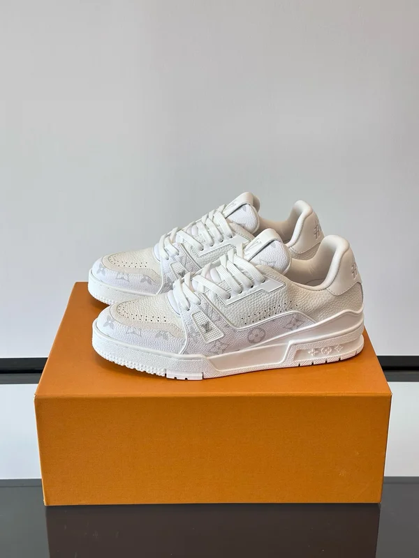 ルイヴィトン ホワイトスニーカー