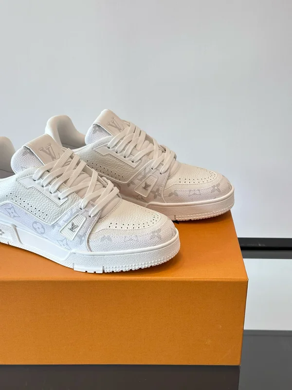 ヴィトン トレイナー スニーカー ホワイト