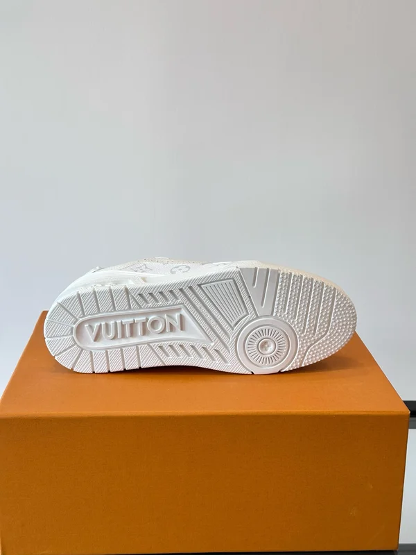 ルイヴィトン ホワイトスニーカー
