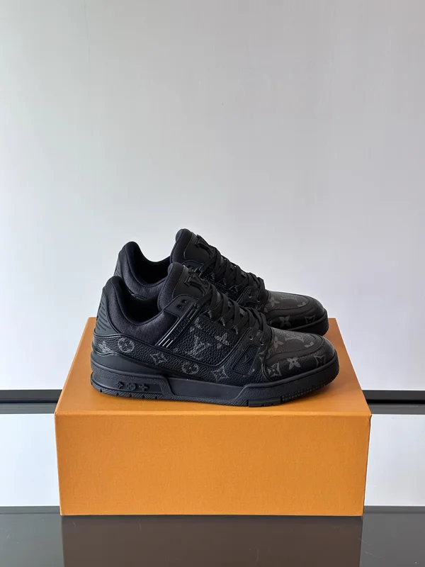 ルイヴィトン レイナーラインスニーカー