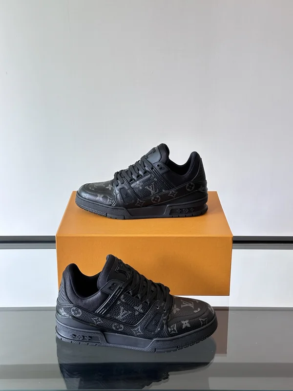 ルイヴィトン スニーカー スーパーコピー