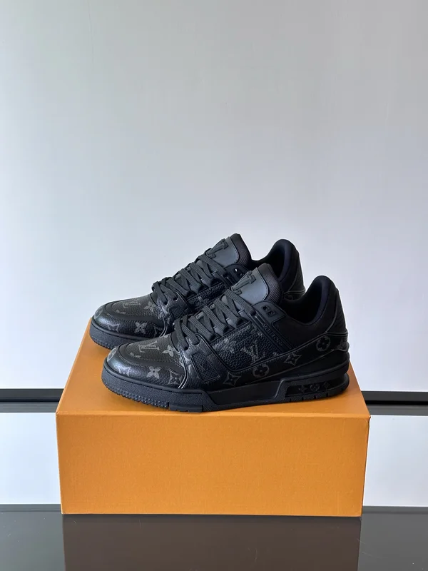 ルイヴィトン メンズスニーカー