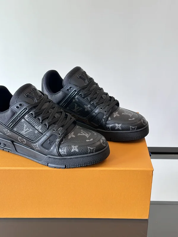 ルイヴィトン スニーカー スーパーコピー