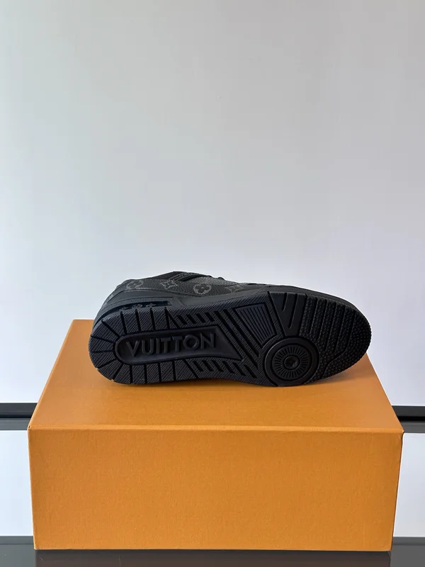 ルイヴィトン レイナーラインスニーカー