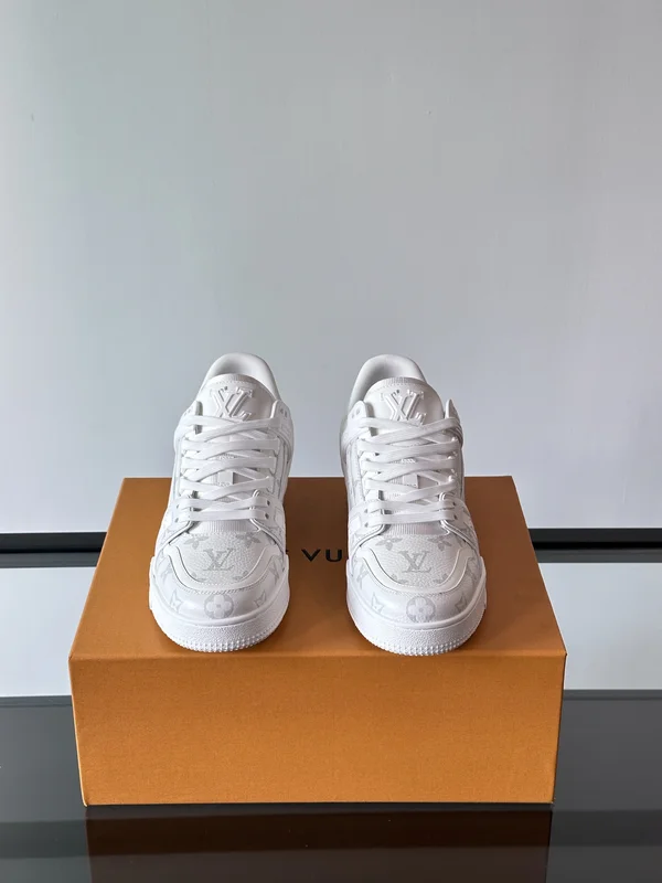 Louis Vuitton モノグラム スニーカー
