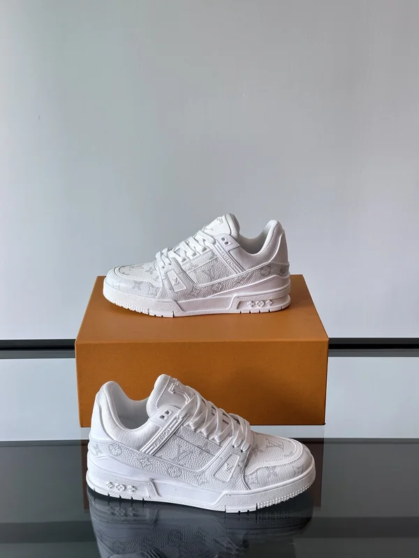 ルイヴィトン 靴 偽物