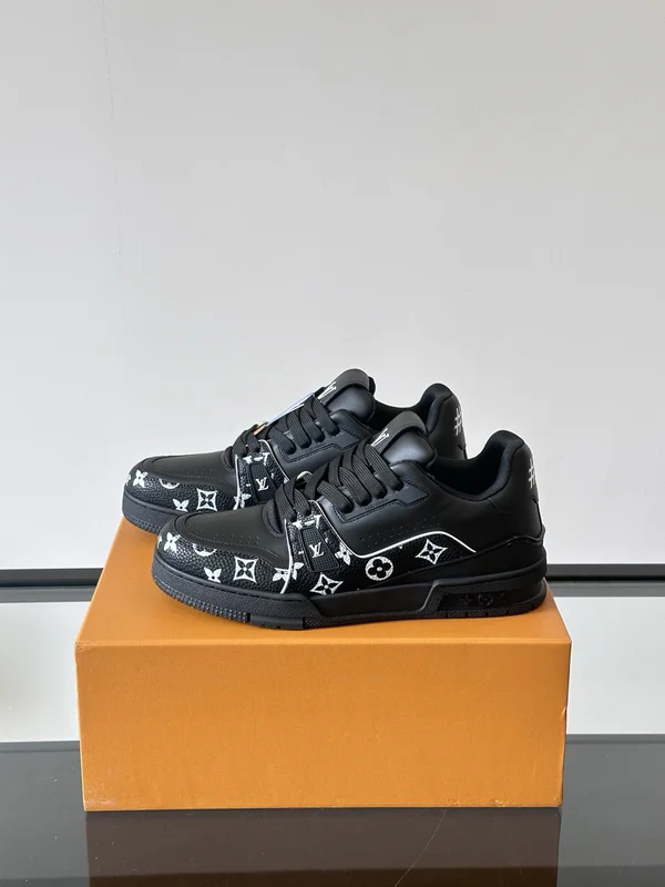 ルイ ヴィトン カジュアル スニーカー