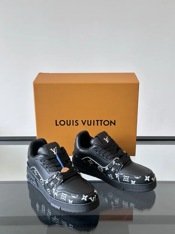 ヴィトン 靴 メンズ カジュアル