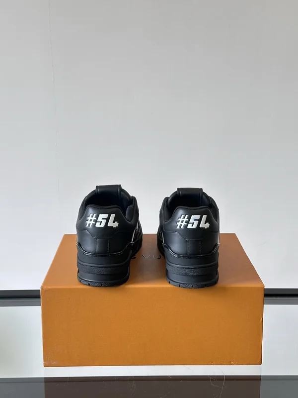 ヴィトン 靴 メンズ カジュアル