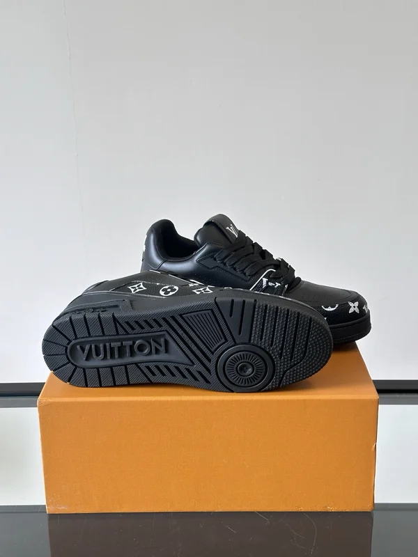 ルイ ヴィトン カジュアル スニーカー