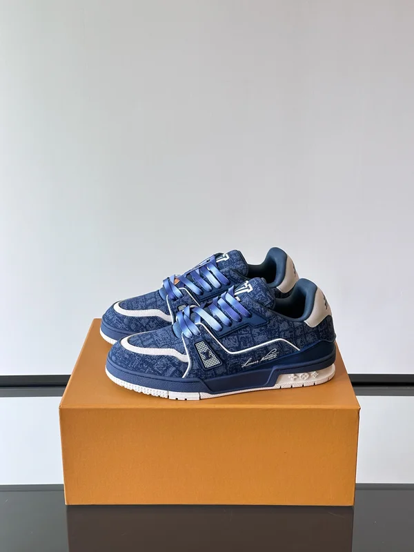 ルイヴィトン ローカットスニーカー