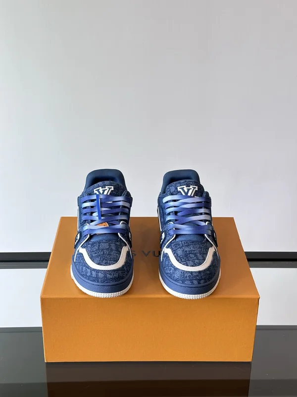 ルイヴィトン スニーカー ブルー