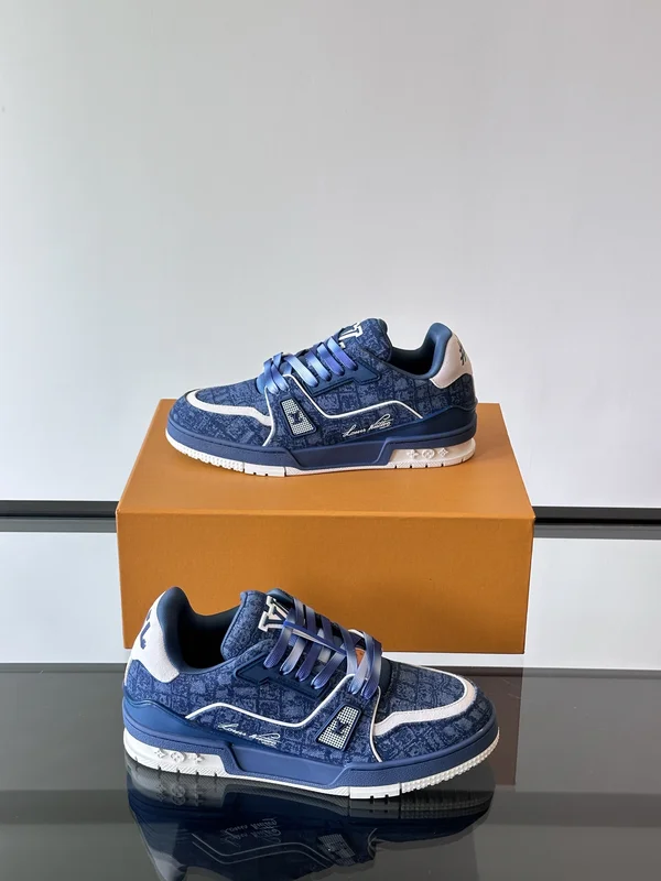 ルイヴィトン ウォーキングシューズ 軽量