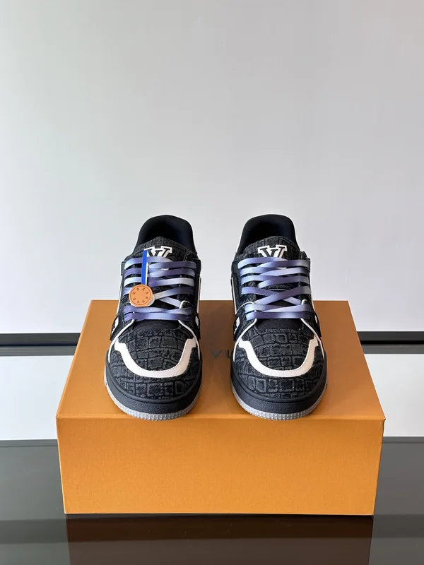 ルイヴィトン Trainer