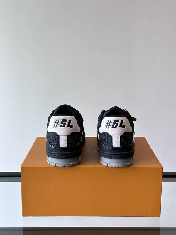 ヴィトン スニーカー 快適