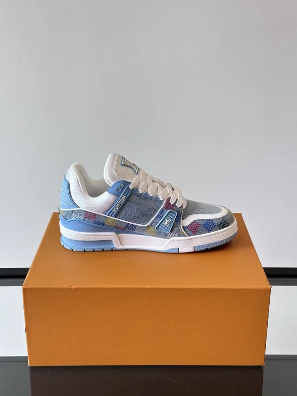 ルイヴィトン スニーカー メンズ