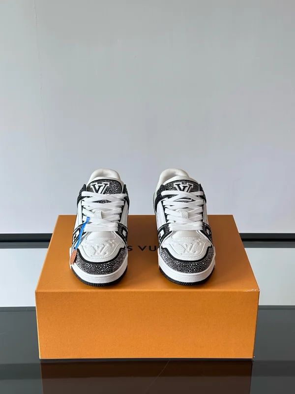 LV キラキラ スニーカー