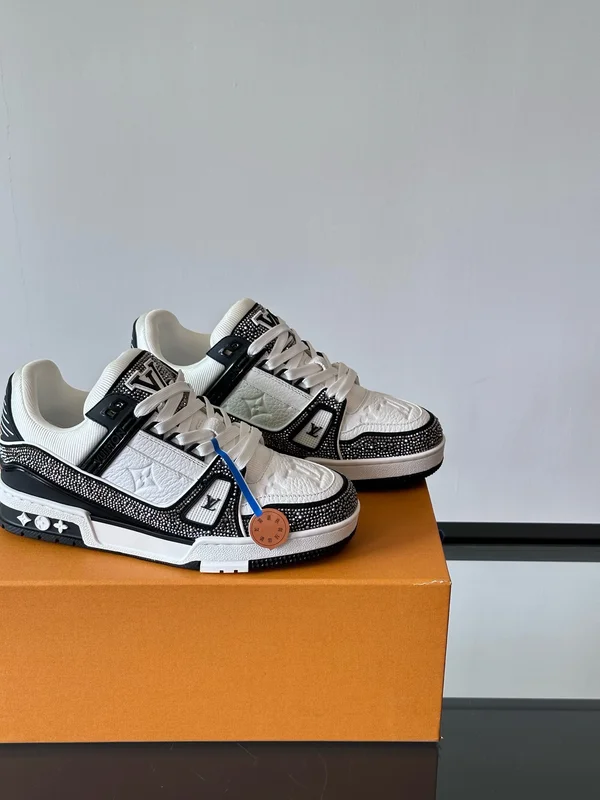 ルイヴィトン スニーカー ファッション