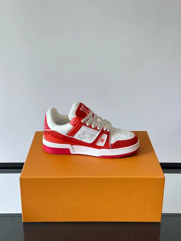 ルイヴィトン 定番 スニーカー