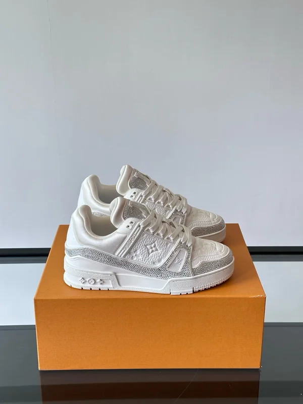 LV トレイナー スニーカー