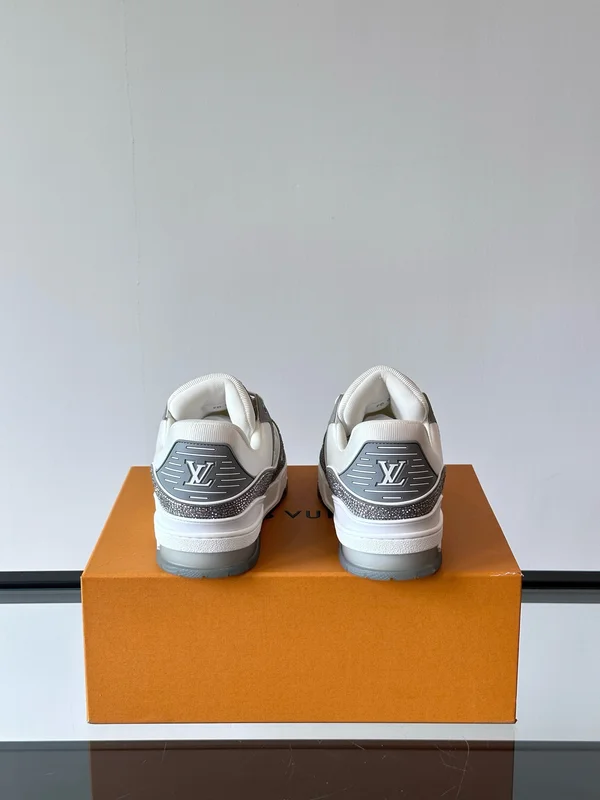 LV トレイナー スニーカー