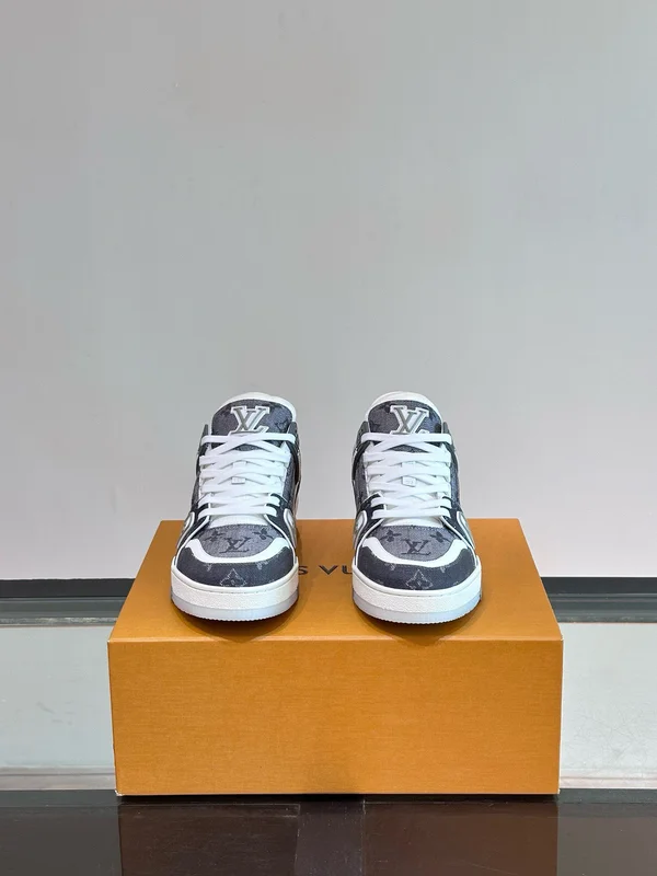 ルイヴィトン シューズ 高级 偽物