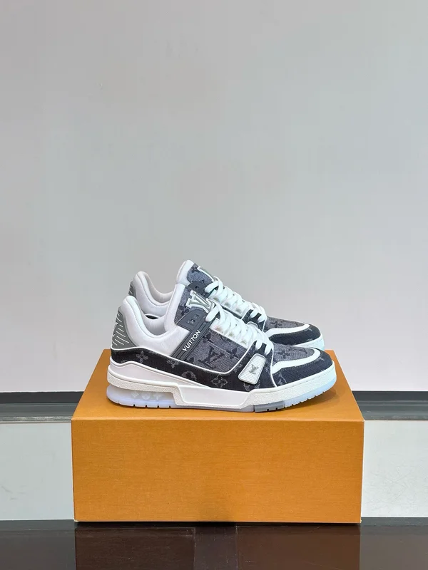 ルイヴィトン トレイナー