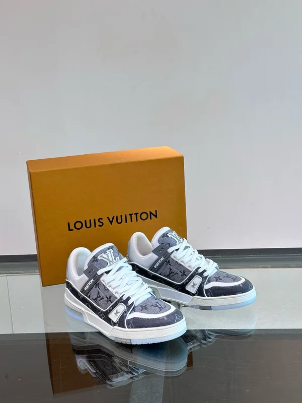 ルイヴィトン シューズ 偽物