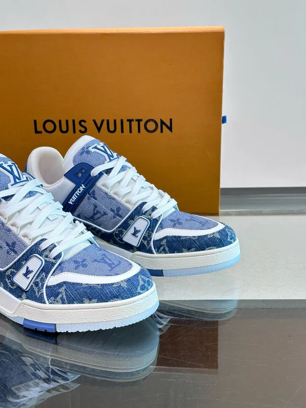 ルイヴィトン ブルー スニーカー