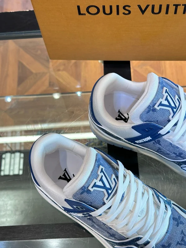 ルイヴィトン ブルー スニーカー