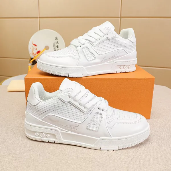 ルイヴィトン ホワイトスニーカー