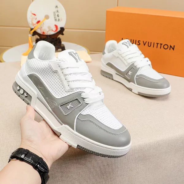 Vuitton スニーカー ホワイト グレー