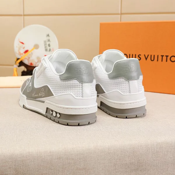 Vuitton スニーカー ホワイト グレー