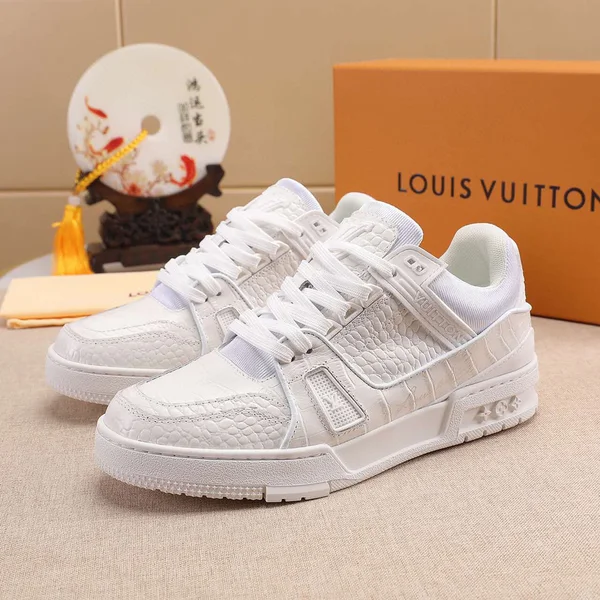 LOUIS VUITTON シューズ ローカット