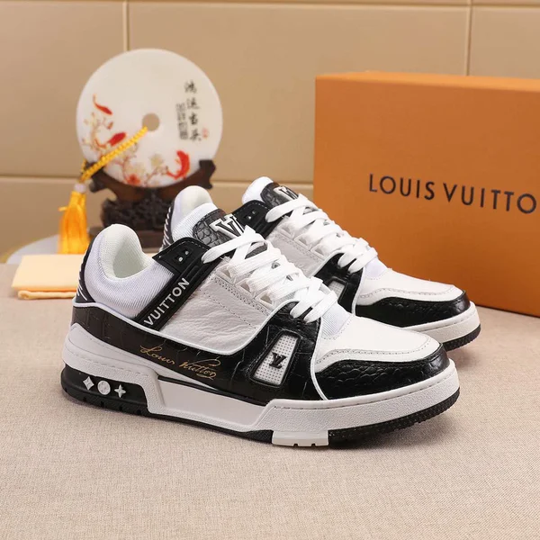 ルイヴィトン スニーカー 白黒