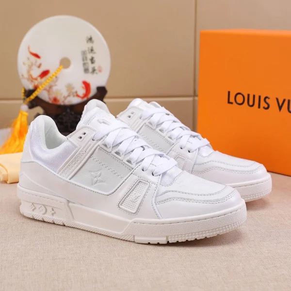 ヴィトン スニーカー コピー