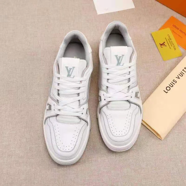 ハイブランド スニーカー