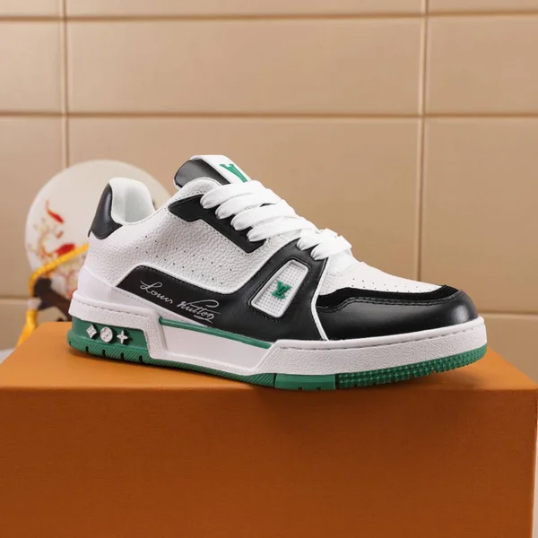 ルイヴィトン 運動靴 大きいサイズ