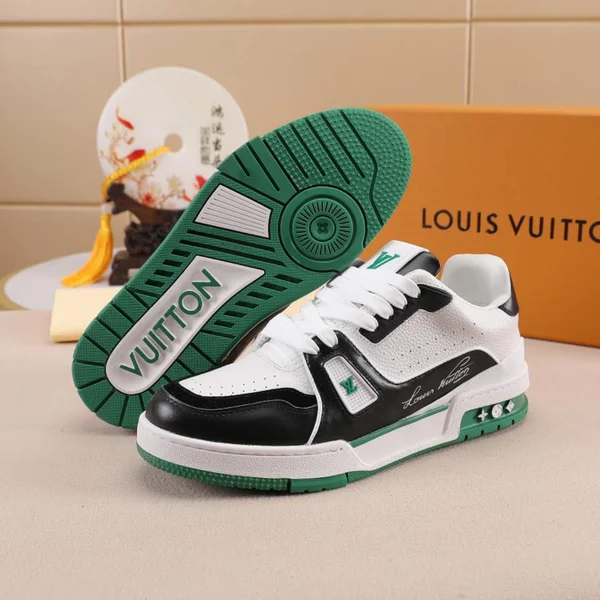 ルイヴィトン 運動靴 大きいサイズ