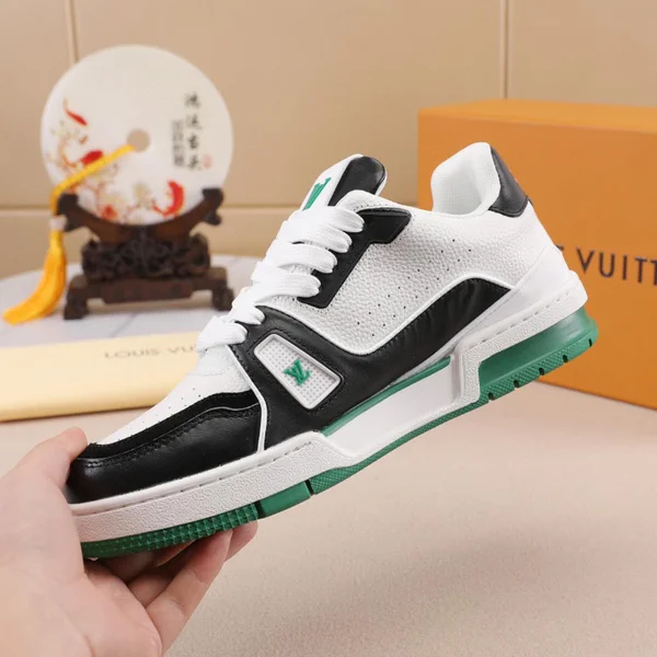 ルイヴィトン 運動靴 スピード配送