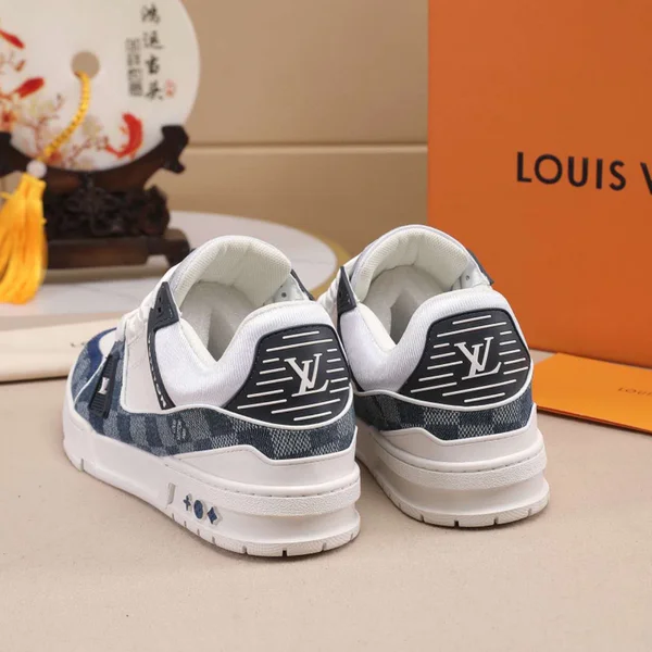 男性用 vuitton スニーカー
