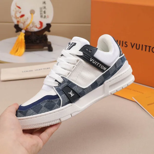 louis vuitton トレイナー スニーカー