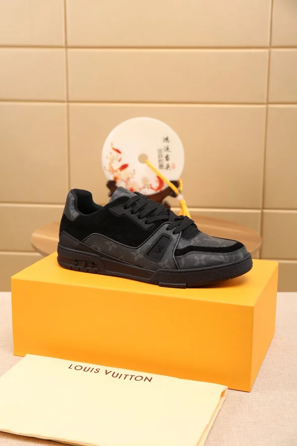 ルイヴィトン メンズスニーカー