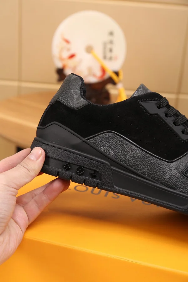 LVトレーナーライン スニーカー