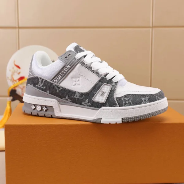 LVトレイナー シューズ